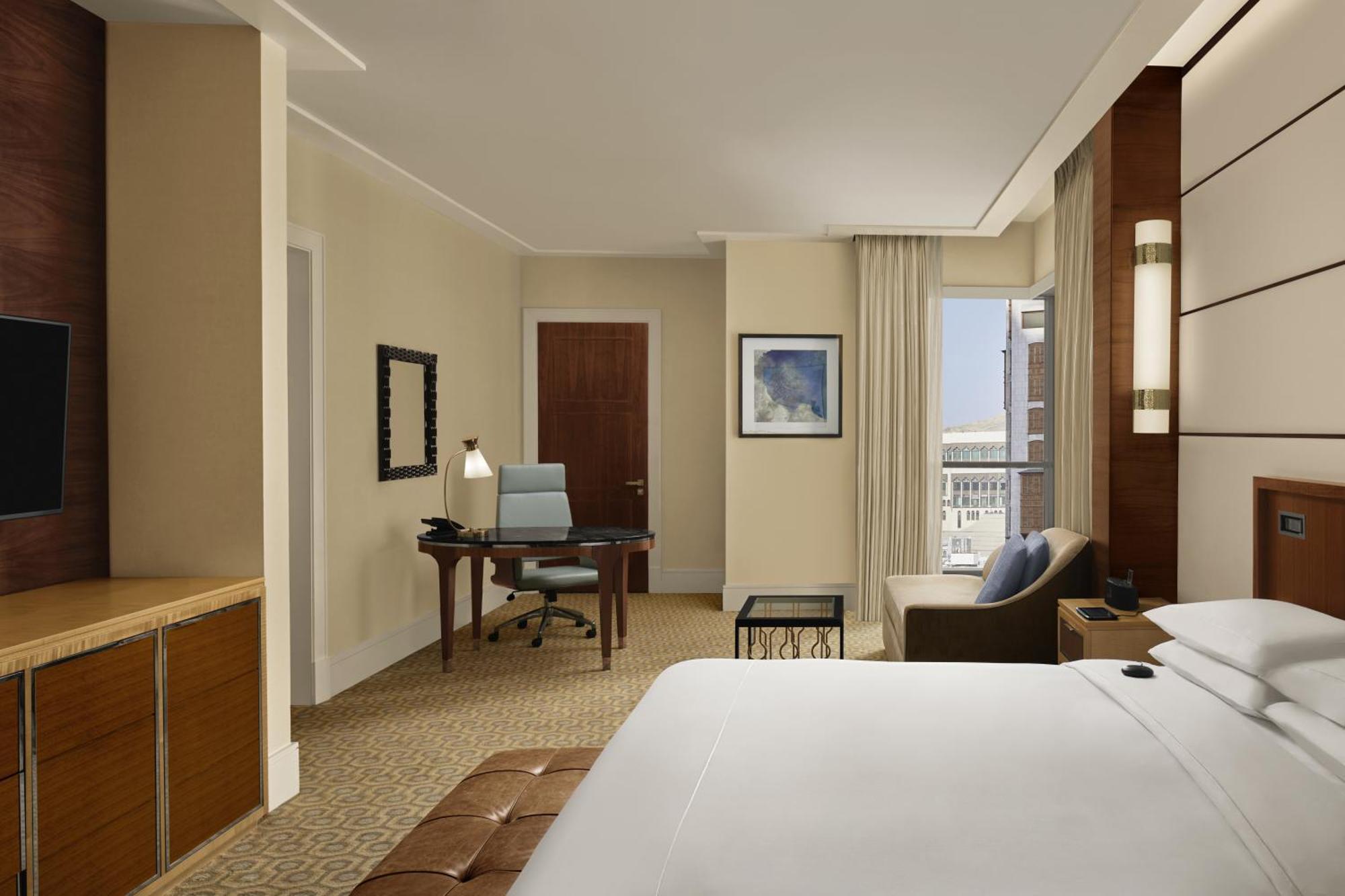 Conrad Jabal Omar Makkah Hotel Mekka Kültér fotó A guest room at the hotel